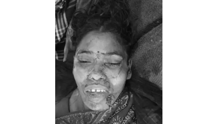 మిర్చి మిల్లులో యంత్రం విడిభాగం మీద పడి మహిళ దుర్మరణం.. మిర్చి మిల్లులో యంత్రం విడిభాగం మీద పడి మహిళ దుర్మరణం..