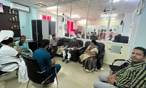 పేషెంట్ కాళ్లు పట్టి లాక్కెళ్లిన ఘటనపై డీఎంఈ విచారణ