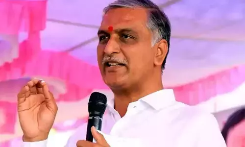 బ్రేకింగ్ : ఏపీ మంత్రులపై మరోసారి హరీష్ రావు ఫైర్