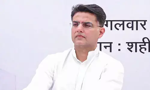 సొంత పార్టీకి వరుస షాకులిస్తున్న సచిన పైలట్!