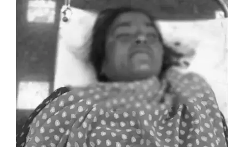 పాము కాటుతో మహిళ మృతి..