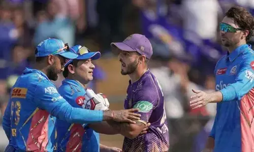 కోల్ కతా, ముంబై కెప్టెన్లకు భారీ జరిమాన