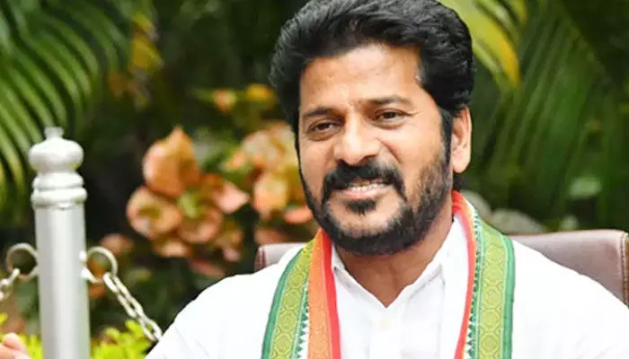 బండి సంజయ్ని చూస్తే నవ్వాలో.. ఏడవాలో తెలియడం లేదు: రేవంత్ రెడ్డి బండి సంజయ్ని చూస్తే నవ్వాలో.. ఏడవాలో తెలియడం లేదు: రేవంత్ రెడ్డి