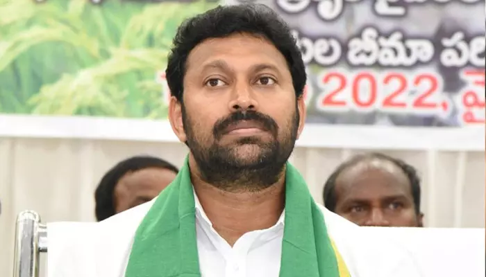 బ్రేకింగ్: CBI విచారణకు అవినాష్ రెడ్డి డుమ్మా.. హుటాహుటిన పులివెందుల పయనం