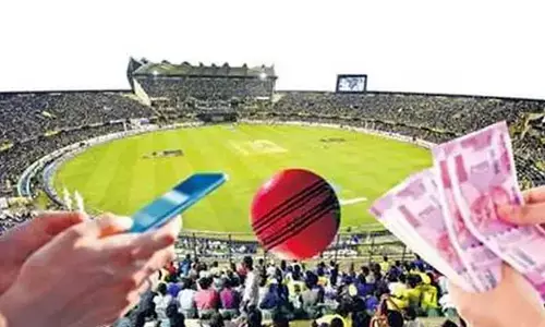బిగ్ స్క్రీన్లు ఏర్పాటు చేసి మరి జోరుగా ఐపీఎల్ బెట్టింగ్