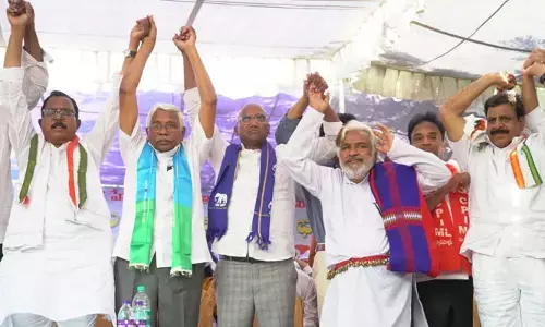 లీకేజీ కేసులో గూడుపుఠాణి.. టీఎస్‌పీఎస్సీ సభ్యుడి రాజీనామా!