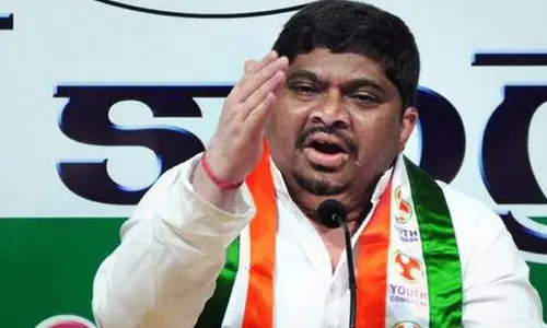 బీసీ కుల గణన జరగకపోతే ప్రజలే బుద్ది చెబుతారు.. మాజీ ఎంపీ