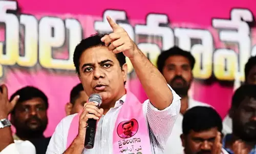 రాష్ట్రంలో 19 వేల జనావాసాల్లో జెండా విష్కరించాలి.. బీఆర్ఎస్ పార్టీ శ్రేణులతో కేటీఆర్ టెలీ కాన్ఫరెన్స్