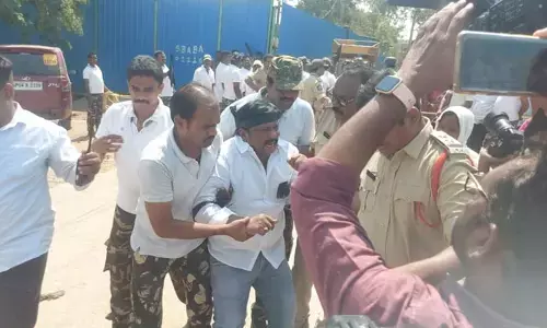 కడపలో చంద్రబాబుకు నిరసన సెగ