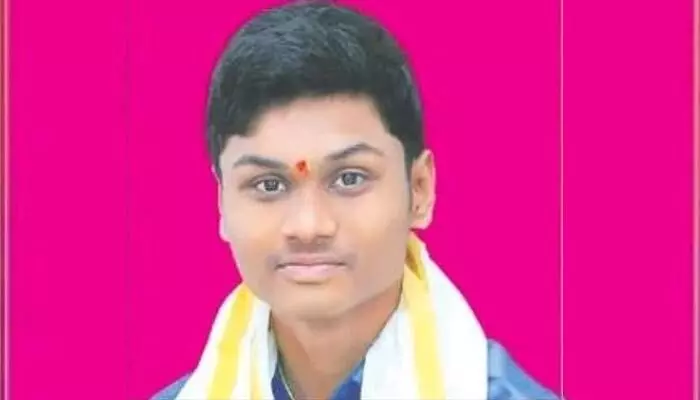 విదేశాల్లో ఎంజాయ్ చేస్తూ ట్రాపిక్ SI కుమారుడు మృతి విదేశాల్లో ఎంజాయ్ చేస్తూ ట్రాపిక్ SI కుమారుడు మృతి