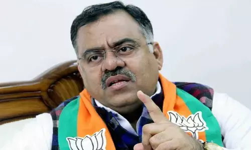 కాంగ్రెస్ పనిచేసేది బీఆర్ఎస్ కోసమే.. ఆ నెలలో కేసీఆర్ రిటైర్ మెంట్ : తరుణ్ చుగ్