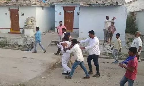 ఎమ్మెల్యే రోహిత్ రెడ్డి ప్రోగ్రాంలో ప్రోటోకాల్ తంట.. స్టేజి పై కొట్లాట