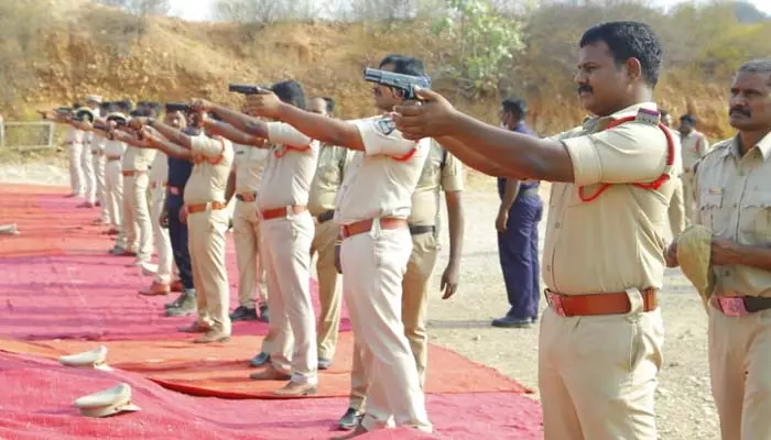 ఆయుధాల పనితీరుపై పరిజ్ఞానం పెంచుకోండి: ఎస్పీ రక్షిత కే మూర్తి