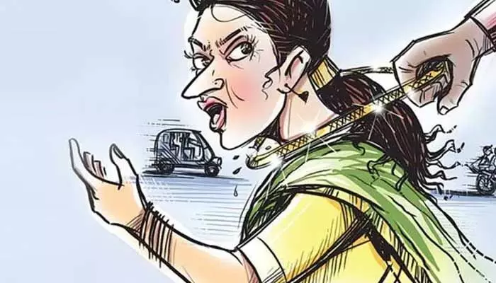 ఖనిలో చైన్ స్నాచింగ్ ! ఖనిలో చైన్ స్నాచింగ్ !