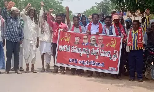 వారం రోజుల్లో పోడు భూములకు పట్టాలు ఇవ్వాలి: సూర్య గోండ