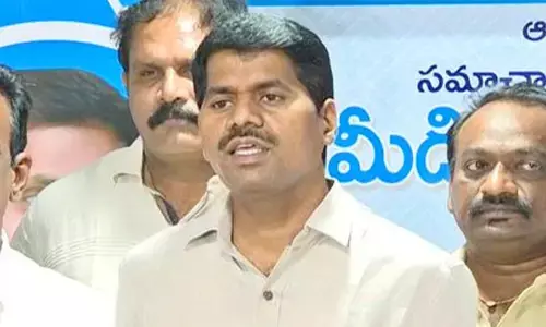 Ap News: ఈ నెలలోనే పెండింగ్ డీఏలు.. మేలో ఉద్యోగుల బదిలీలు