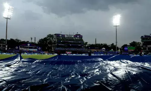 IPL 2023: వర్షం కారణంగా టాస్ ఆలస్యం..