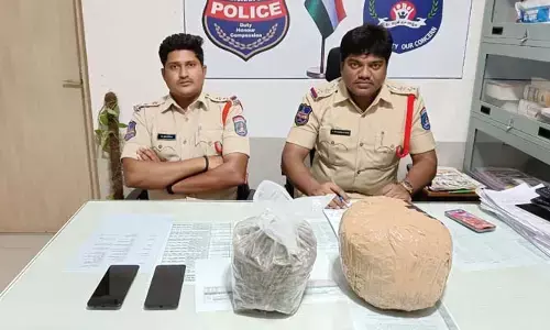 గంజాయి విక్రయిస్తున్న ఇద్దరు వ్యక్తులు అరెస్ట్..