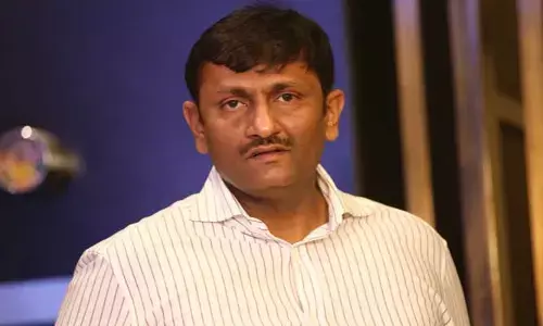 బ్రేకింగ్: నిర్మాత నవీన్ ఎర్నేనికి అస్వస్థత.. హుటాహుటిన ఆసుపత్రికి తరలింపు