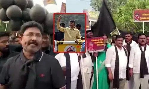 Breaking: మంత్రి ఆదిమూలపు సురేశ్ నిరసన... ఉద్రిక్తత..!