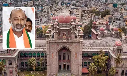 టెన్త్ పేపర్ల లీక్‌పై బండి పిటిషన్.. రాష్ట్ర ప్రభుత్వానికి హైకోర్టు నోటీసులు