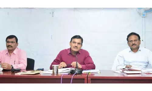 ఉపాధి హామీలో కూలీల సంఖ్యను పెంచాలి: కలెక్టర్ శరత్