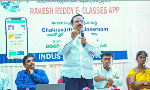 నిరుద్యోగుల జీవితాలతో రాజకీయం వద్దు..