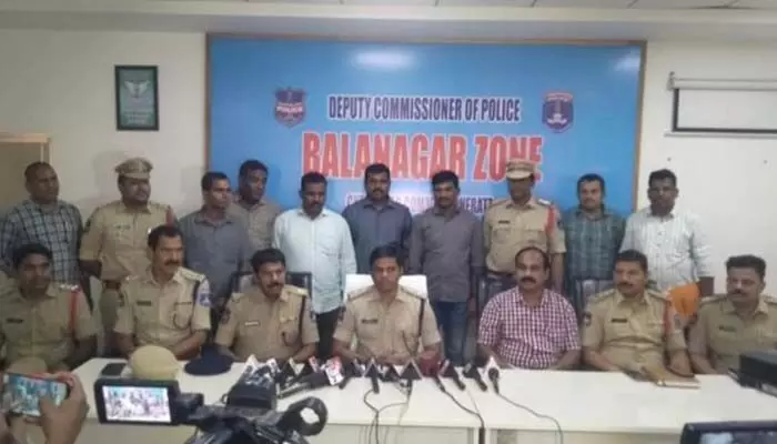 ల్యాప్ ట్యాప్ దొంగల ముఠా అరెస్ట్.. ల్యాప్ ట్యాప్ దొంగల ముఠా అరెస్ట్..