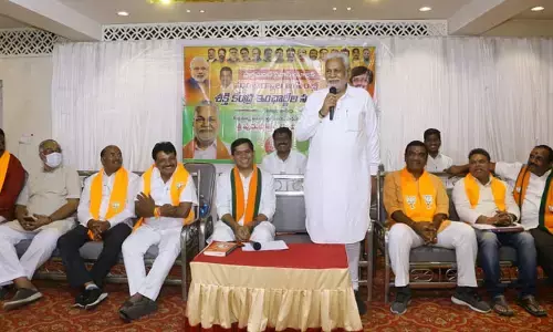 సీఎం కేసీఆర్ కుటుంబ పాలనను తరిమికొట్టాలి: కేంద్ర మత్స్య, పశు సంవర్ధక శాఖ మంత్రి పురుషోత్తం రూపాల