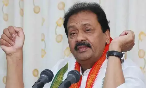 ఈటల రాజేందర్‌ను ఊసరవెల్లితో పోల్చిన షబ్బీర్ అలీ