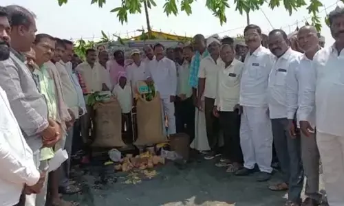 ధాన్యంలో తరుగు తీస్తే లైసెన్సు రద్దు చేస్తాం: మంత్రి నిరంజన్ రెడ్డి
