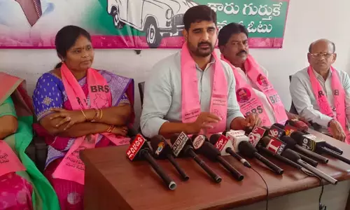 ఈటలపై ఆదయ పన్ను కమిషనర్ కు ఫిర్యాదు చేస్తా: ప్రభుత్వ విఫ్ కౌశిక్ రెడ్డి