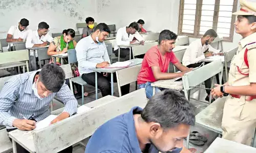పోలీస్ కానిస్టేబుల్ మెయిన్స్ పరీక్ష తేదీ ఖరారు.. అడ్మిట్ కార్డ్స్ ఎప్పుడంటే..?