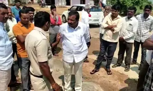 పెద్ద తుప్పరలో ఉద్రిక్తత.. సర్పంచ్ తో పాటు మరో ఎనిమిది మంది అరెస్ట్..