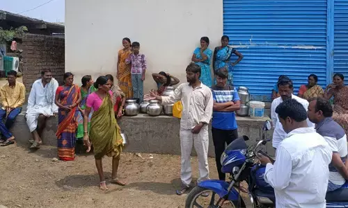 తాగునీరు కోసం కన్గుట్ట గ్రామస్థుల ఆందోళన