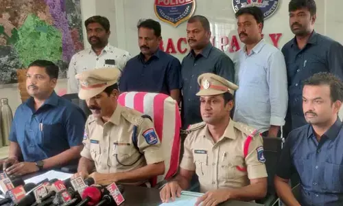 క్రికెట్ ఆన్ లైన్ బెట్టింగ్ ముఠా గుట్టు రట్టు.. ముగ్గురు అరెస్ట్