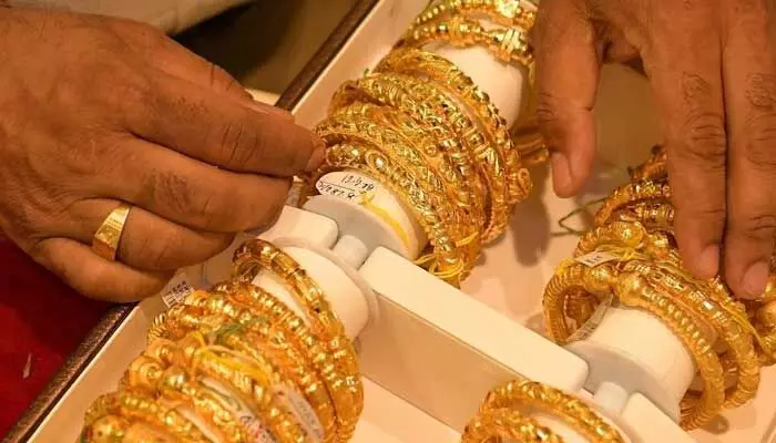 Gold Rate: మహిళలకు గుడ్ న్యూస్.. పడిపోయిన పసిడి ధరలు