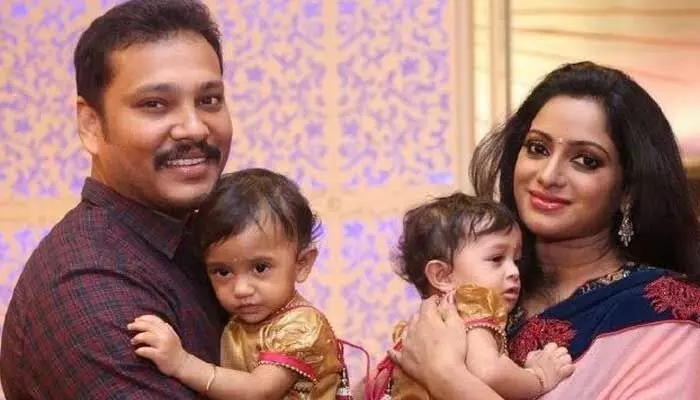 Bigg Boss: భర్తతో కలిసి బిగ్ బాస్లోకి అడుగు పెట్టనున్న ఉదయభాను Bigg Boss: భర్తతో కలిసి బిగ్ బాస్లోకి అడుగు పెట్టనున్న ఉదయభాను
