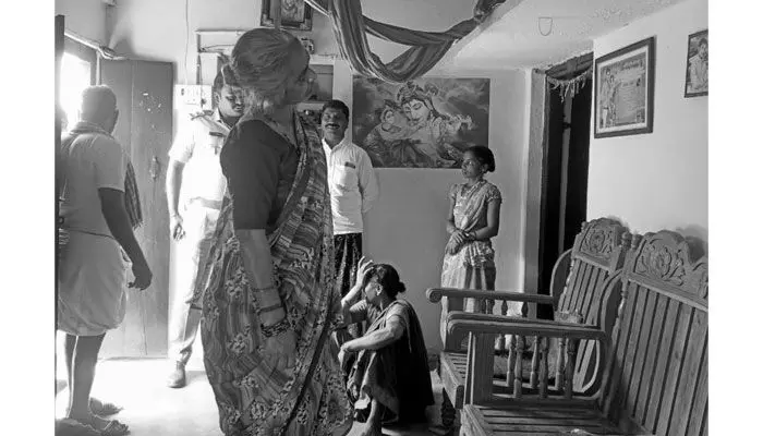 వృద్ధురాలి బలవన్మరణం వృద్ధురాలి బలవన్మరణం