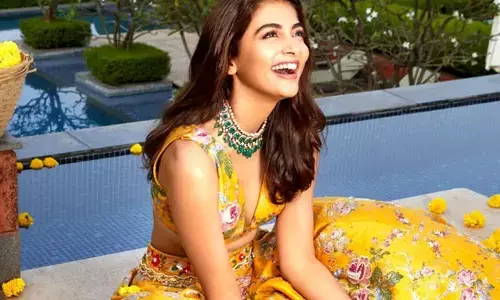 Pooja hegde: ఐరన్ లెగ్ అంటూ  పూజా హెగ్డే మీద  కామెంట్స్ చేస్తున్న నెటిజెన్స్