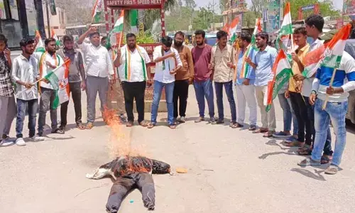 ఈటల రాజేందర్ దిష్టిబొమ్మ దహనం..