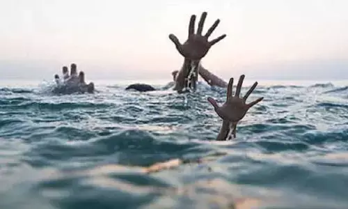 Breaking: ఈతకు వెళ్లి.. నలుగురు మృతి
