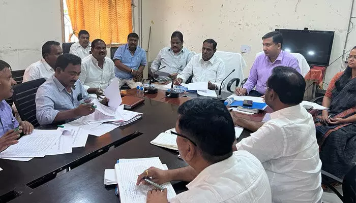 రహదారుల పునరుద్ధరణకు రూ.83కోట్ల నిధులు మంజూరు : ఎమ్మెల్యే మదన్ రెడ్డి రహదారుల పునరుద్ధరణకు రూ.83కోట్ల నిధులు మంజూరు : ఎమ్మెల్యే మదన్ రెడ్డి