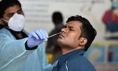 కరోనా అలర్ట్.. కాస్త తగ్గిన COVID-19 కేసులు