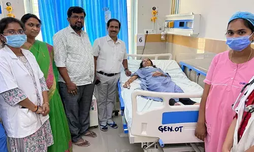 ప్రభుత్వాసుపత్రిలో అరగంటలోనే గొంతు ఆపరేషన్