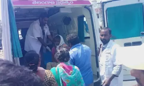 ఆటో బోల్తా పడి కూలీలకు గాయాలు..