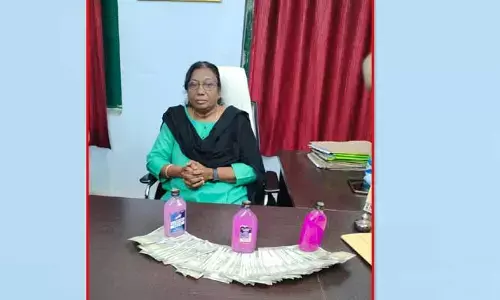 ACB: రూ.50 వేలు తీసుకుంటూ దొరికిపోయిన అధికారిణి
