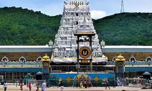 శ్రీవారి భక్తులకు అలర్ట్.. రూ.300 టికెట్లు విడుదల.. ఎప్పుడంటే..?