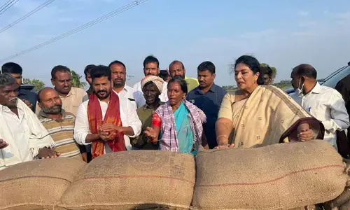 రైతులు అధైర్యపడొద్దు.. కాంగ్రెస్ అండగా నిలబడుతుంది: టీపీసీసీ చీఫ్ రేవంత్ రెడ్డి