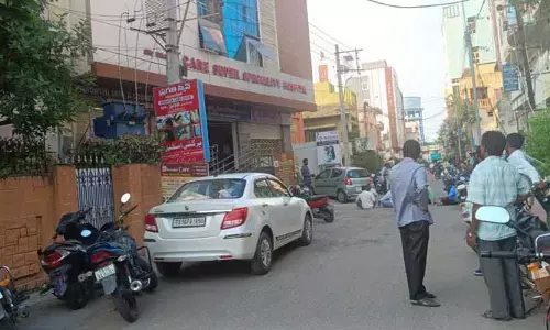 డెడ్ బాడీని కూడా వదలని దొంగలు..